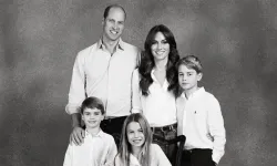 İngiliz Kraliyet ailesi, geleneksel Noel fotoğrafını yayınlandı