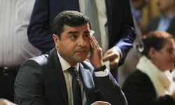 Selahattin Demirtaş: Merak etme baba, yüreğimiz bu hücreden büyüktür