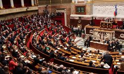 Fransa Parlamentosu göç politikasını sertleştirecek yasa tasarısını onayladı