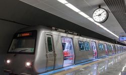 İstanbul metrosunda raylara atlayan kişi hayatını kaybetti