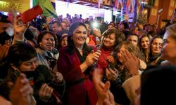 AK Parti Edirne Belediye Başkan adayı İba, kente gelişinde partililerce karşılandı