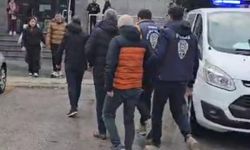 Balıkesir'de kişileri hedef göstererek hakaret içeren yayınlar yaptığı öne sürülen 4 kişi yakalandı