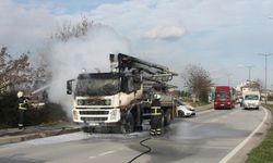 Çanakkale'de seyir halindeki beton mikseri alev aldı