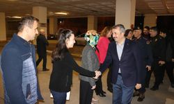 Edirne Valisi Yunus Sezer, yeni yıla görev başında giren personeli ziyaret etti
