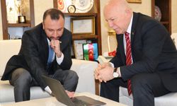 Erzurum Büyükşehir Belediye Başkanı Sekmen, AA'nın "Yılın Kareleri" oylamasına katıldı