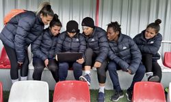 Hakkarigücü Kadın Futbol Takımı oyuncuları AA'nın Yılın Kareleri 2023" oylamasına katıldı