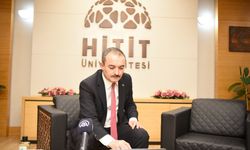 Hitit Üniversitesi Rektörü Öztürk, AA'nın "Yılın Kareleri" oylamasına katıldı