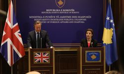 İngiltere Dışişleri Bakanı Cameron, Kosova'nın bağımsızlığının büyük destekçisi olduklarını belirtti