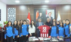 Kadın futbol takımı Polatlıspor deplasmanına uğurlandı