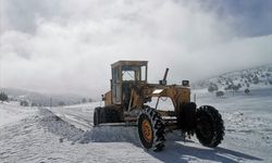 Kayseri'de kar nedeniyle kapanan 139 mahallenin yolu ulaşıma açıldı