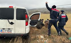 Kırklareli'nde jandarmadan kaçan araçta 4 düzensiz göçmen yakalandı