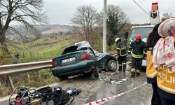 Kocaeli'de vinçle çarpışan otomobilin sürücüsü öldü