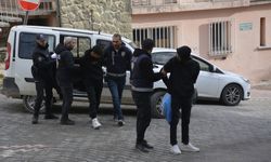 Manisa'da kuyumcuyu soymaya çalışan 5 şüpheli tutuklandı
