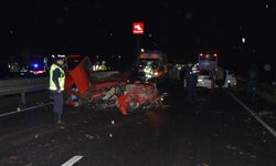 Manisa'da meydana gelen zincirleme trafik kazasında 2 kişi öldü, 3 kişi yaralandı