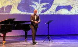 Prof. Dr. İlber Ortaylı "Mezopotamya'dan Ege'ye" opera konserinde anlatıcı oldu