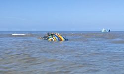 Sakarya'da alabora olan balıkçı teknesindeki 5 kişi kurtarıldı