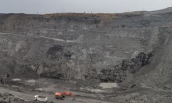Şırnak'ta kömür ocağında iş makinesinin üzerine kaya düşmesi sonucu operatör yaralandı