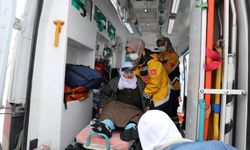 Van'da yolu kardan kapanan mahalledeki hasta, ekiplerin çalışmasıyla hastaneye ulaştırıldı