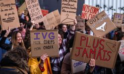 Dünyada ilk olacak! Fransa'da kürtaj hakkı anayasal güvenceye alındı