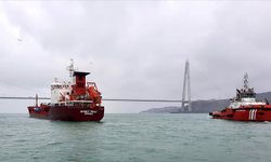 İstanbul Boğazı'ndaki gemi trafiği, kuzey-güney yönlü açıldı