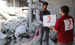 Türk Kızılay'ın 2'nci gemiyle gönderdiği insani yardım malzemeleri tırlarla Gazze'ye ulaştırılıyor