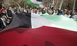 İspanya'da binlerce kişi "Gazze'deki katliamın bitmesi" için yürüdü