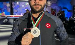 Milli halterci Onur Demirci: "Avrupa'da büyüklerde ilk gümüş madalyam"