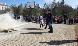 Sarıoğlan'da öğrencilere yangın güvenliği eğitimi verildi