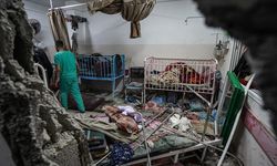 İsrail'in askerlerinin kuşatması altındaki Nasır Hastanesi'nde 118 hasta mahsur durumda