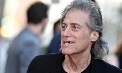 Komedyen ve oyuncu Richard Lewis, hayatını kaybetti