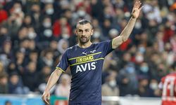 Fenerbahçe, eski futbolcusu Serdar Dursun'u kiraladığını duyurdu