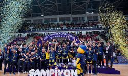 Bakan Bak'tan Türkiye Kupası'nı kazanan Fenerbahçe Beko'ya tebrik mesajı