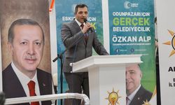 AK Parti Odunpazarı İlçe Başkanı Sezer'den Odunpazarı Belediye Başkanı Kurt'un projelerine eleştiri