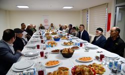 Ardahan Valisi Hayrettin Çiçek, huzurevi sakinleriyle iftar yaptı