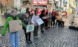 Berlin’de ırkçılığa karşı insan zinciri oluşturuldu