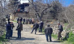 Burdur'da yokuş aşağı hareket eden otomobilin altında kalan sürücü öldü