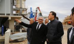 Eskişehir Büyükşehir Belediye Başkan adayı Hatipoğlu, Organize Sanayi Bölgesi'nde ziyaretlerde bulundu