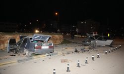 Gaziantep'te 2 otomobilin çarpıştığı kazada 7 kişi yaralandı