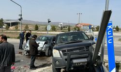 Kırıkkale'de pikap ile otomobil çarpıştı, 5 kişi yaralandı