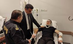 Kocaeli'de "dur" ihtarına uymayan ehliyetsiz sürücünün otomobille çarptığı polis memuru yaralandı