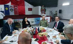 Kosova Cumhurbaşkanı Osmani, KFOR bünyesinde görevli Türk askerlerinin iftarına katıldı