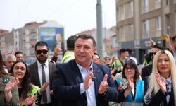 Odunpazarı Belediye Başkan adayı Alp, vatandaşlarla "Odunpazarı Cumhur Yürüyüşü"nde