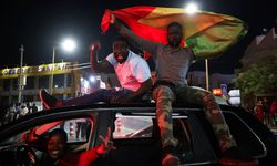 Senegal'de cumhurbaşkanı adayı Faye'in destekçileri seçimi kazandıkları gerekçesiyle kutlama yaptı