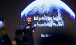 Türkiye'nin ilk astronotu Alper Gezeravcı, Düzce'de gençlerle buluştu: