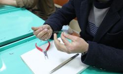 YEE, Afganistan'da işsiz gençlere yönelik takı tasarım ve kuyumculuk kursu düzenliyor