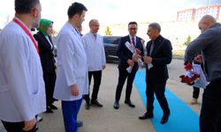 Yozgat Valisi Özkan, sağlık çalışanlarının 14 Mart Tıp Bayramı'nı kutladı
