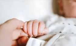 İddia: Ücretli doğum izni süresi uzatılacak