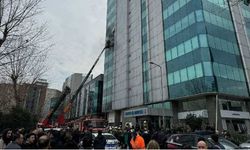 Zeytinburnu'nda 12 katlı iş merkezinde yangın