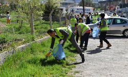 Altındağ Belediye Başkanı Tiryaki, ilçede temizlik çalışmalarına katıldı