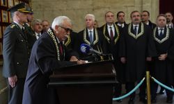 Anayasa Mahkemesi heyeti Anıtkabir'i ziyaret etti